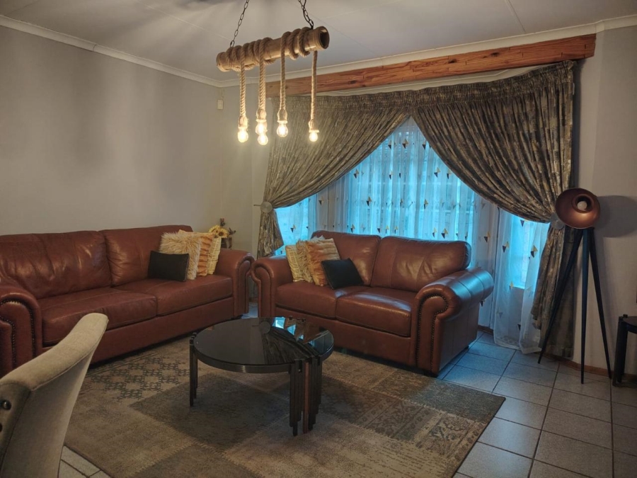 3 Bedroom Property for Sale in Geelhoutpark North West